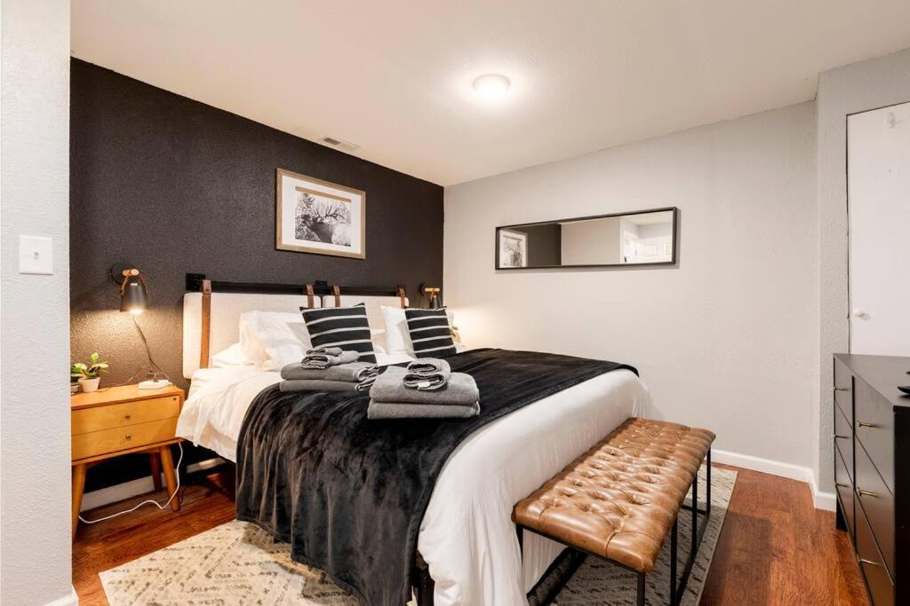 Adorable 2-Bedroom Modern Basement Ντένβερ Εξωτερικό φωτογραφία