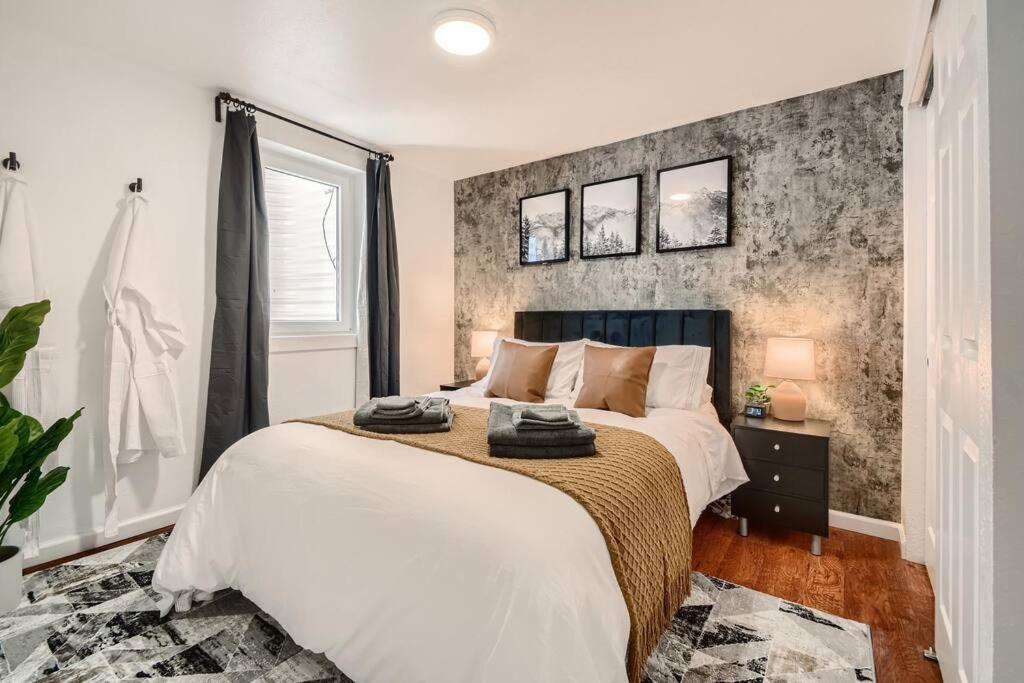 Adorable 2-Bedroom Modern Basement Ντένβερ Εξωτερικό φωτογραφία