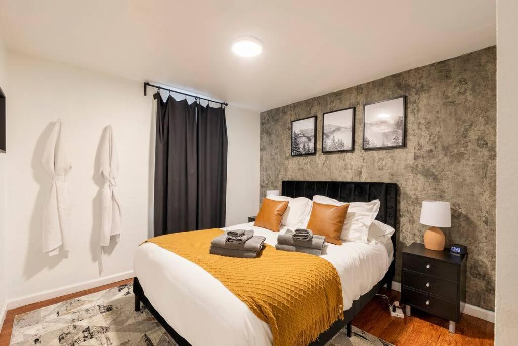 Adorable 2-Bedroom Modern Basement Ντένβερ Εξωτερικό φωτογραφία