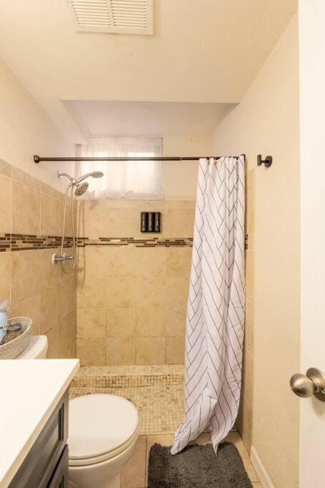 Adorable 2-Bedroom Modern Basement Ντένβερ Εξωτερικό φωτογραφία
